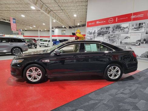 Used 2018 Ford Taurus SE image 7