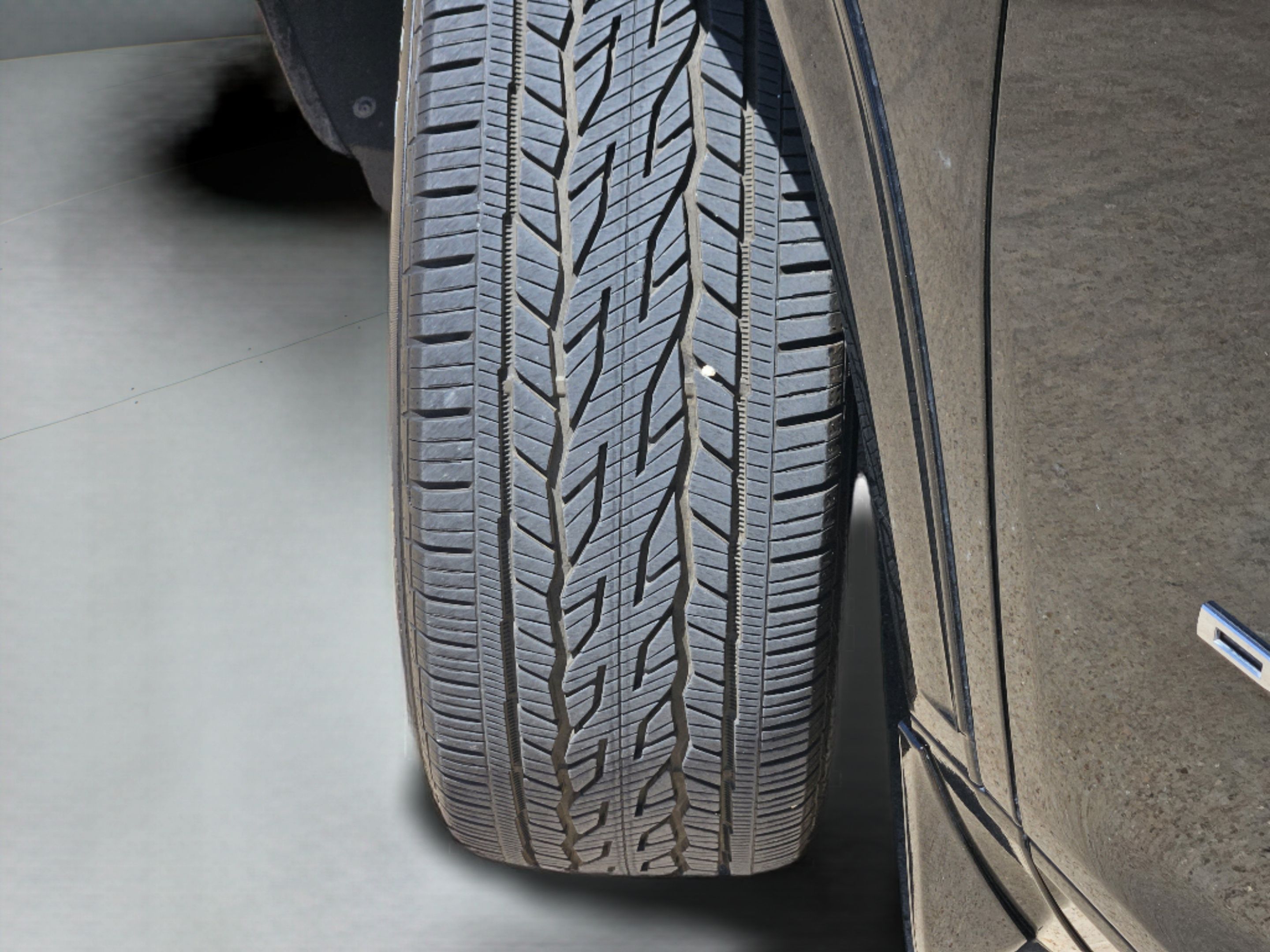Used 2024 GMC Acadia Denali w/ LPO, Floor Liner Package FWD image 12