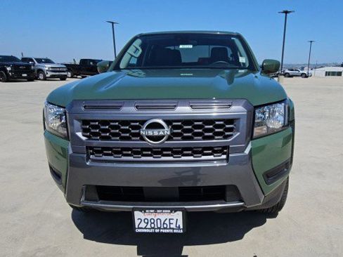 Used 2025 Nissan Frontier SV RWD image 3