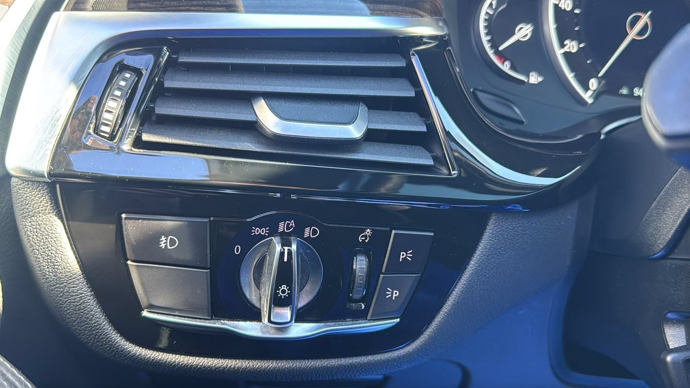 Used 2018 BMW 530i xDrive AWD/4WD image 22