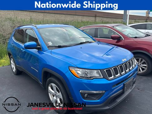 Used 2018 Jeep Compass Latitude FWD image 1