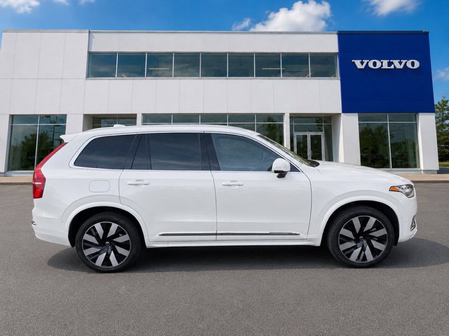 Used 2024 Volvo XC90 T8 Plus w/ Protection Package Premier AWD/4WD image 3