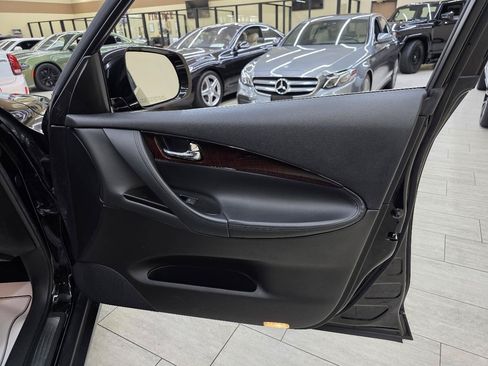 Used 2017 INFINITI QX50 2WD w/ Premium Plus Package image 40
