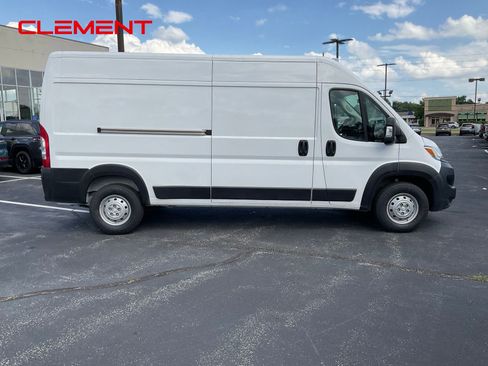 Used 2023 RAM ProMaster 2500 FWD image 3