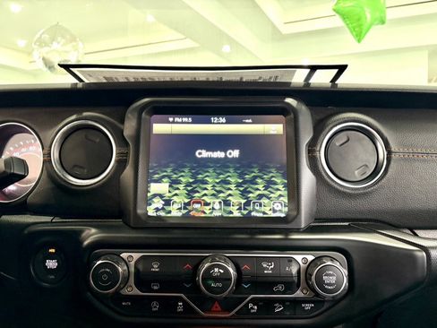 Used 2021 Jeep Wrangler Unlimited Rubicon image 21