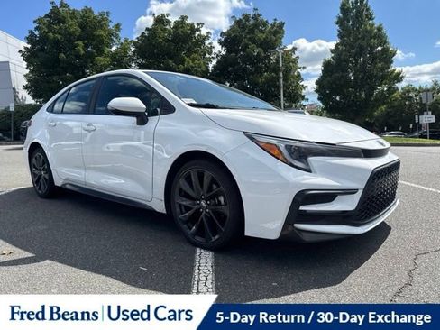 Used 2023 Toyota Corolla XSE FWD image 2