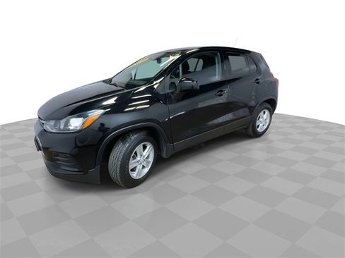 Certified 2019 Chevrolet Trax LS w/ Tint and Cruise Package image 7