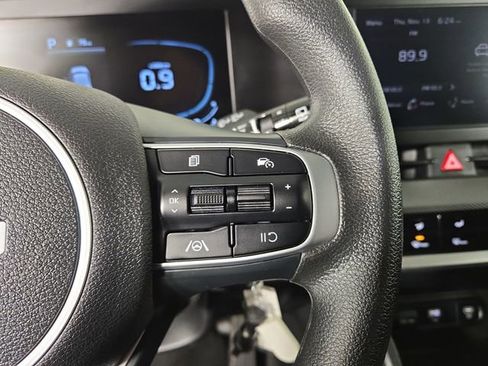 Certified 2025 Kia Sportage LX image 25