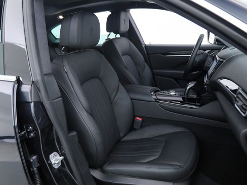 Certified 2023 Maserati Levante GT AWD/4WD image 13