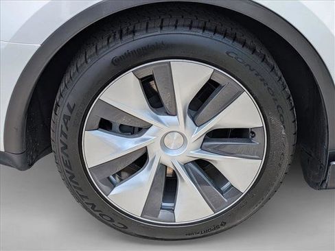 Used 2023 Tesla Model Y Long Range AWD/4WD image 21