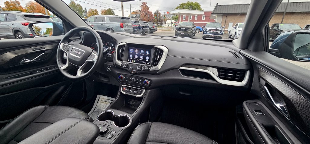 Used 2024 GMC Terrain SLT w/ Tech Package AWD/4WD image 19