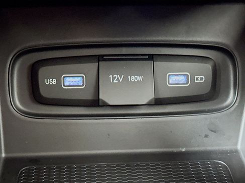 Used 2022 Hyundai Venue SEL FWD image 26