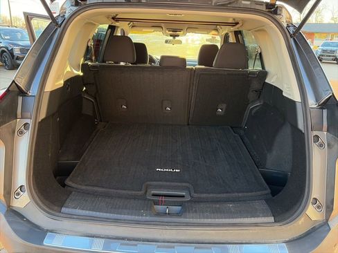 Certified 2022 Nissan Rogue SV image 10