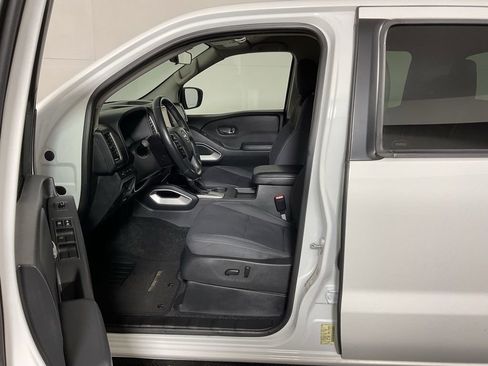 Used 2022 Nissan Frontier SV image 19