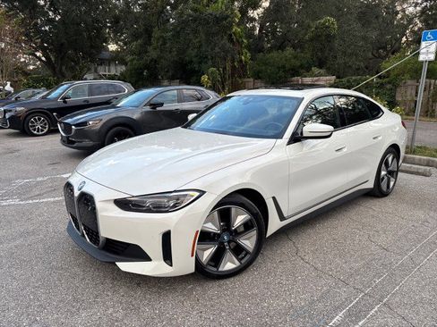 Used 2023 BMW i4 eDrive40 w/ Premium Package image 2