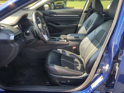 Used 2024 Nissan Altima 2.5 SR FWD image 14