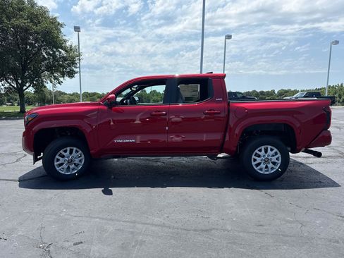 Used 2026 Toyota Tacoma SR5 AWD/4WD image 5