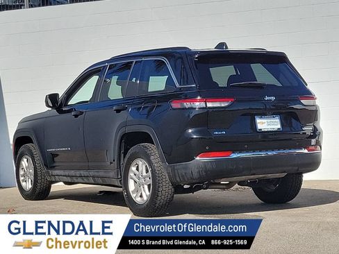 Used 2023 Jeep Grand Cherokee Laredo AWD/4WD image 13