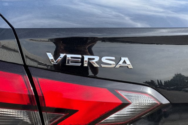 Used 2023 Nissan Versa SV FWD image 30