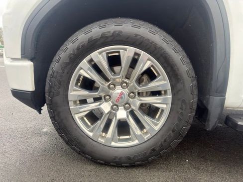 Used 2022 GMC Sierra 1500 Denali w/ Technology Package AWD/4WD image 32
