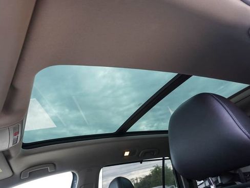 Used 2019 Volkswagen Atlas SE w/ Panoramic Sunroof Package FWD image 25