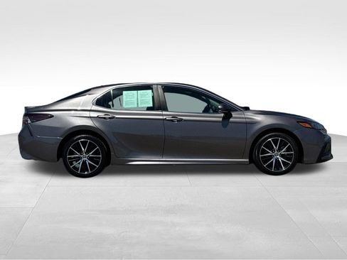 Used 2024 Toyota Camry SE FWD image 6