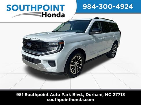 Used 2025 Ford Expedition Platinum AWD/4WD image 3