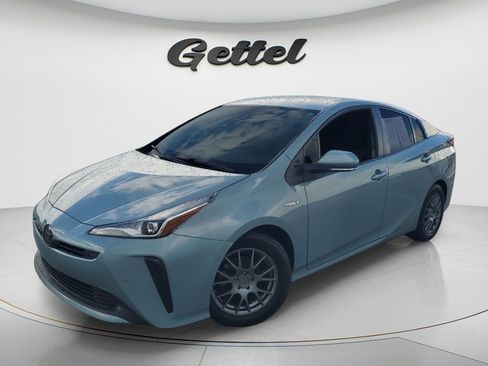 Used 2022 Toyota Prius LE FWD image 1