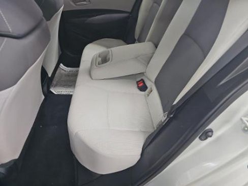 Used 2022 Toyota Corolla LE FWD image 6