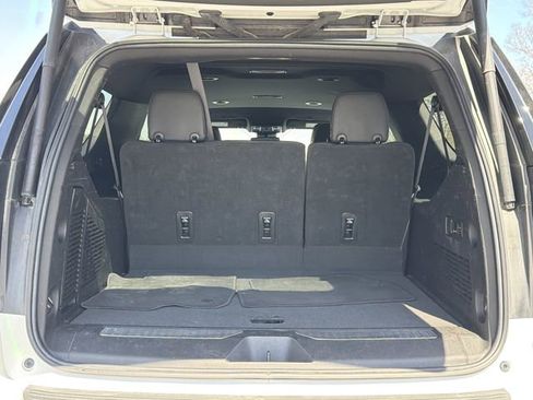 Used 2023 Chevrolet Suburban Premier AWD/4WD image 21