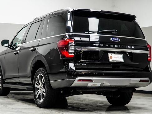Used 2024 Ford Expedition Limited image 11