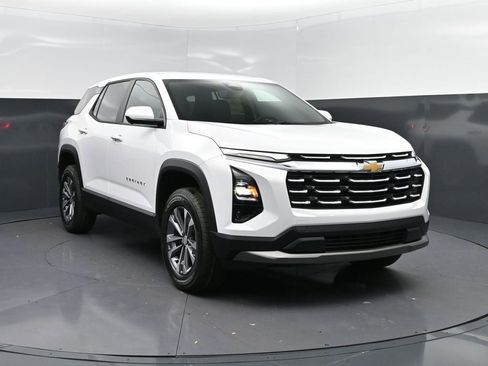 New 2026 Chevrolet Equinox LT w/ Safety and Technology Package image 9