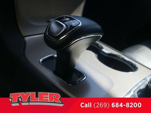 Used 2015 Jeep Grand Cherokee Limited w/ Trailer Tow Group IV AWD/4WD image 34