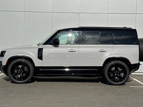 New 2026 Land Rover Defender 110 X-Dynamic SE AWD/4WD image 2