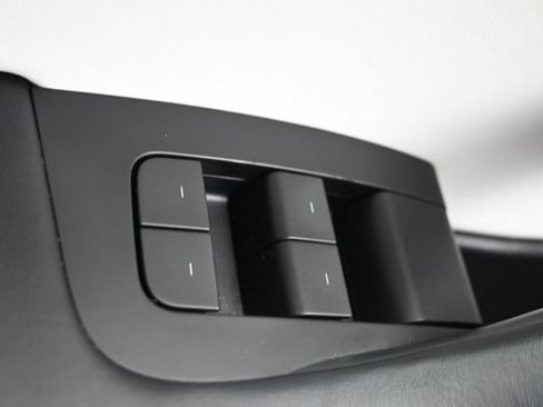 Used 2021 Tesla Model Y Long Range AWD/4WD image 18