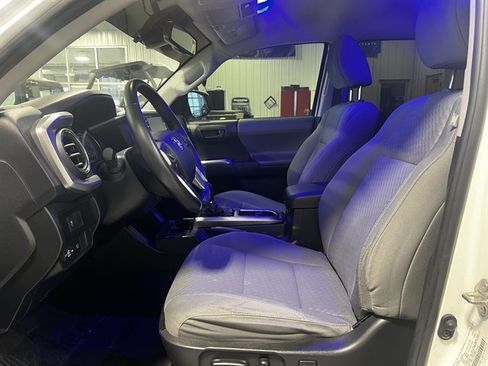 Used 2020 Toyota Tacoma SR5 image 10