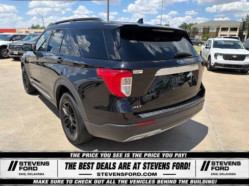 Used 2020 Ford Explorer XLT w/ Equipment Group 202A AWD/4WD image 11