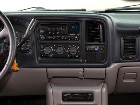 Used 2002 Chevrolet Tahoe LT RWD image 32