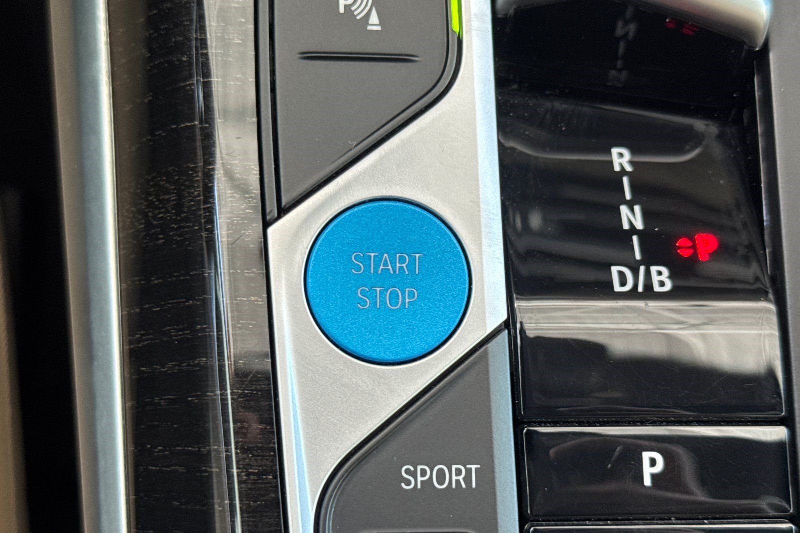 Certified 2024 BMW i4 eDrive35 w/ Premium Package RWD image 28