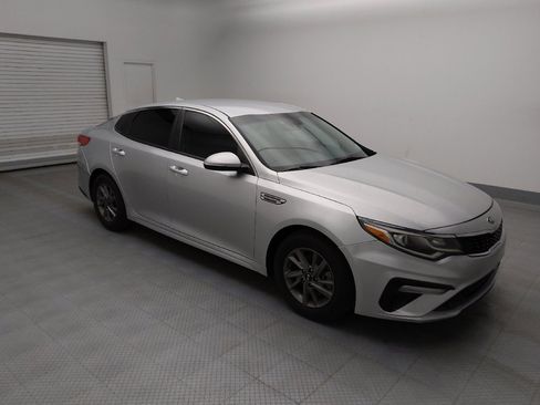 Used 2020 Kia Optima LX image 11