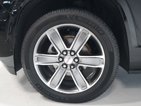 Used 2017 GMC Acadia Denali w/ Technology Package AWD/4WD image 12