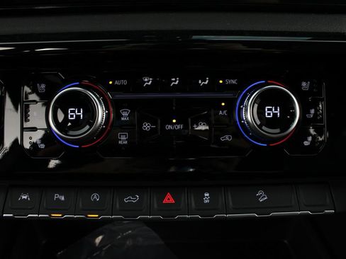 New 2026 GMC Sierra 1500 AT4 w/ AT4 Premium Package AWD/4WD image 8