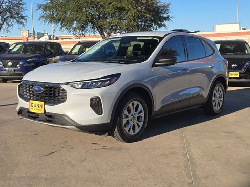 Used 2025 Ford Escape Active FWD image 3