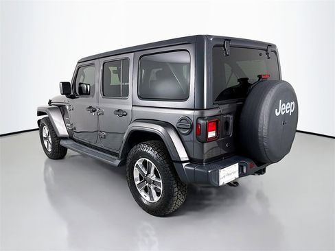 Used 2019 Jeep Wrangler Unlimited Sahara image 3