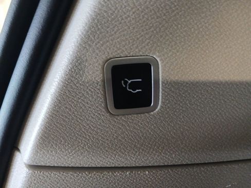 Used 2020 Chrysler Pacifica Limited FWD image 36