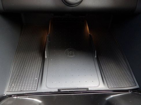 New 2026 Volvo XC40 B5 Plus w/ Protection Package Premier image 19