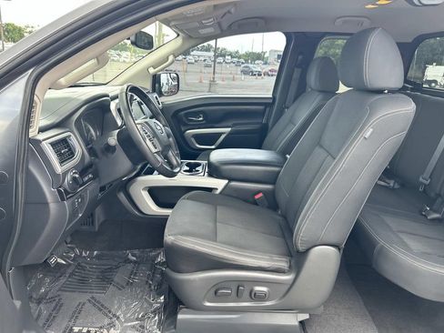 Used 2019 Nissan Titan SV w/ SV Convenience Package RWD image 27
