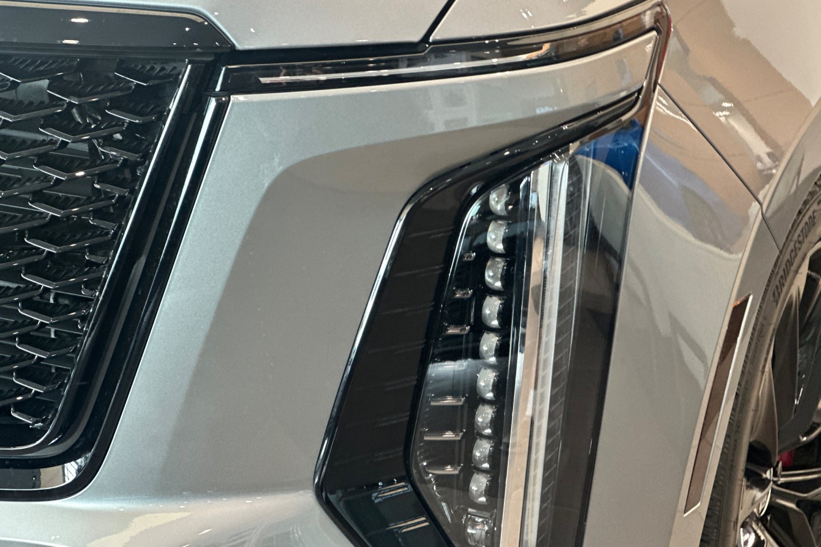 Certified 2025 Cadillac Escalade V w/ LPO, ONYX Package AWD/4WD image 50