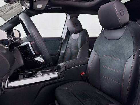 New 2026 Mercedes-Benz GLB 250 image 17
