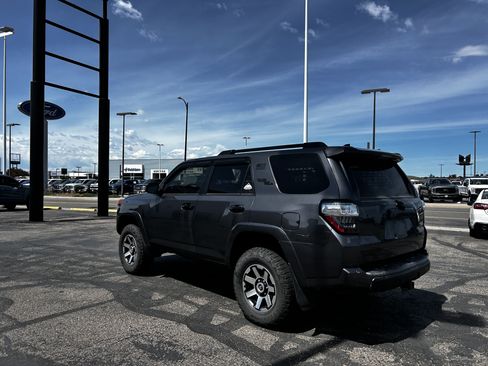 Used 2022 Toyota 4Runner TRD Off-Road AWD/4WD image 3